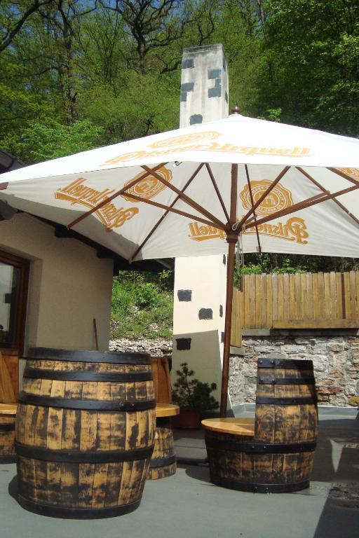 Restaurant A Penzion Pod Draci Skalou Karlstejn Room photo
